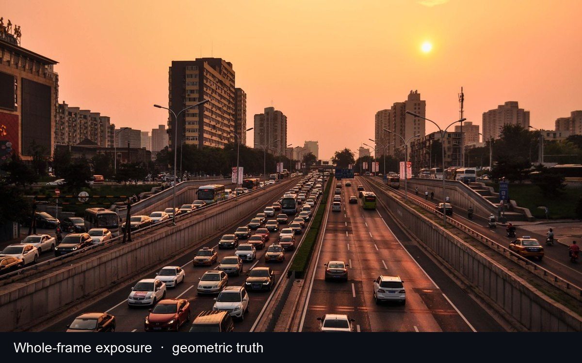 Sharp highway traffic showing whole-frame global shutter capture